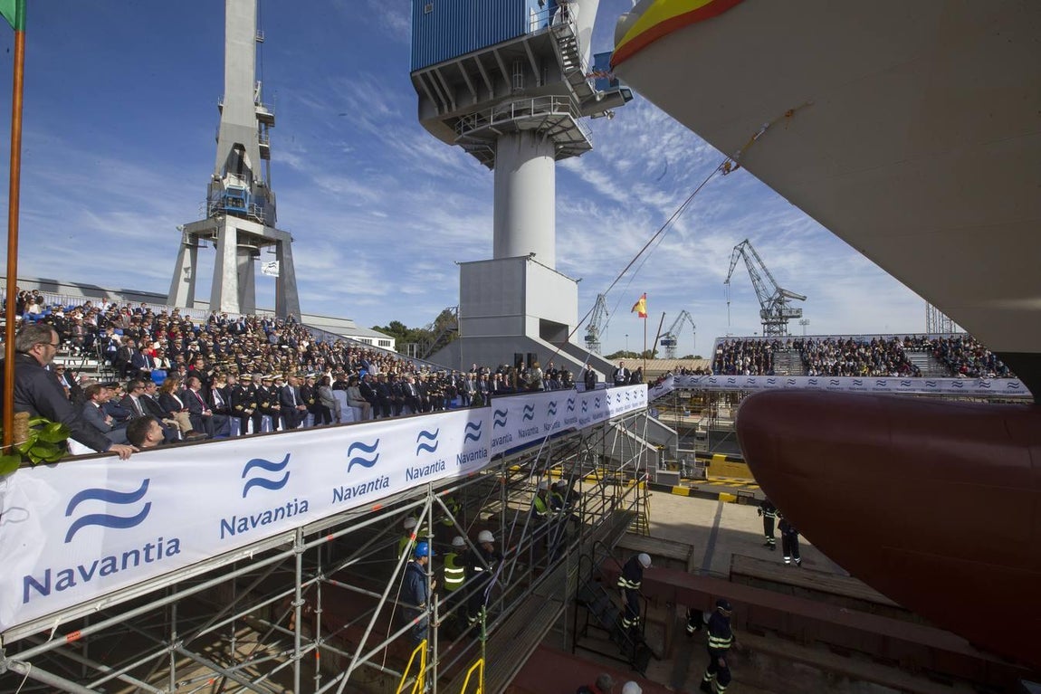 FOTOS: La ministra Cospedal preside la botadura del BAM Audaz