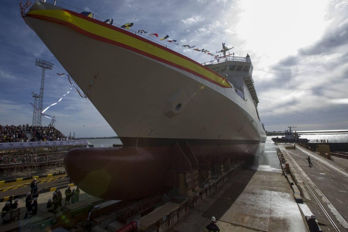 FOTOS: La ministra Cospedal preside la botadura del BAM Audaz