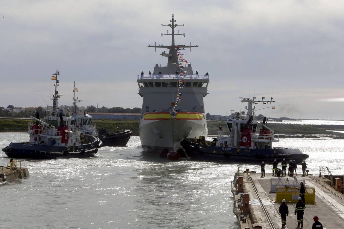 FOTOS: La ministra Cospedal preside la botadura del BAM Audaz