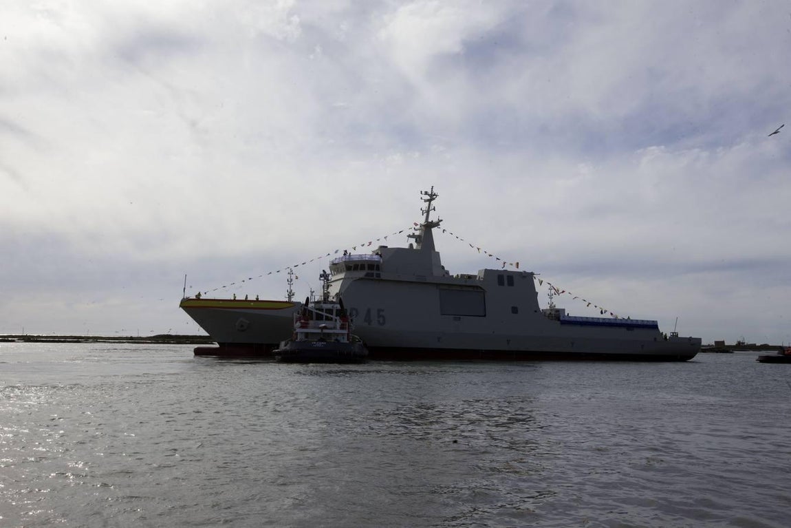 FOTOS: La ministra Cospedal preside la botadura del BAM Audaz