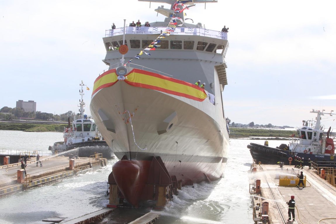 FOTOS: La ministra Cospedal preside la botadura del BAM Audaz