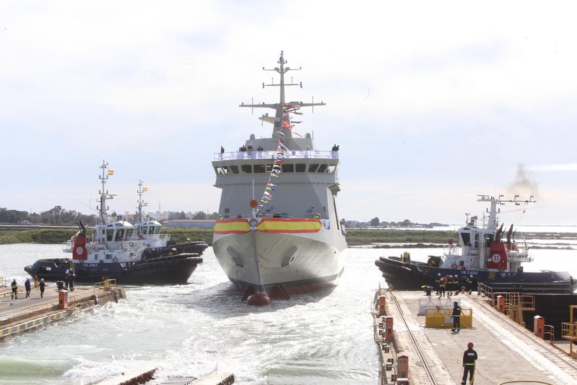 FOTOS: La ministra Cospedal preside la botadura del BAM Audaz