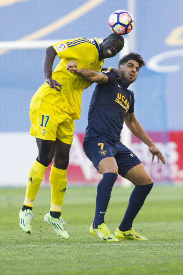 Fotos: Las imágenes del UCAM Murcia - Cádiz CF