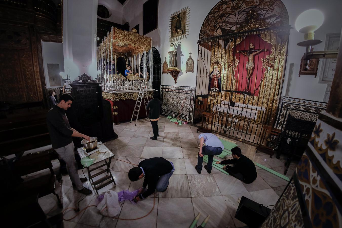 Los preparativos de la Semana Santa vistos por el jefe de Fotografía de ABC de Sevilla y Premio Mingote