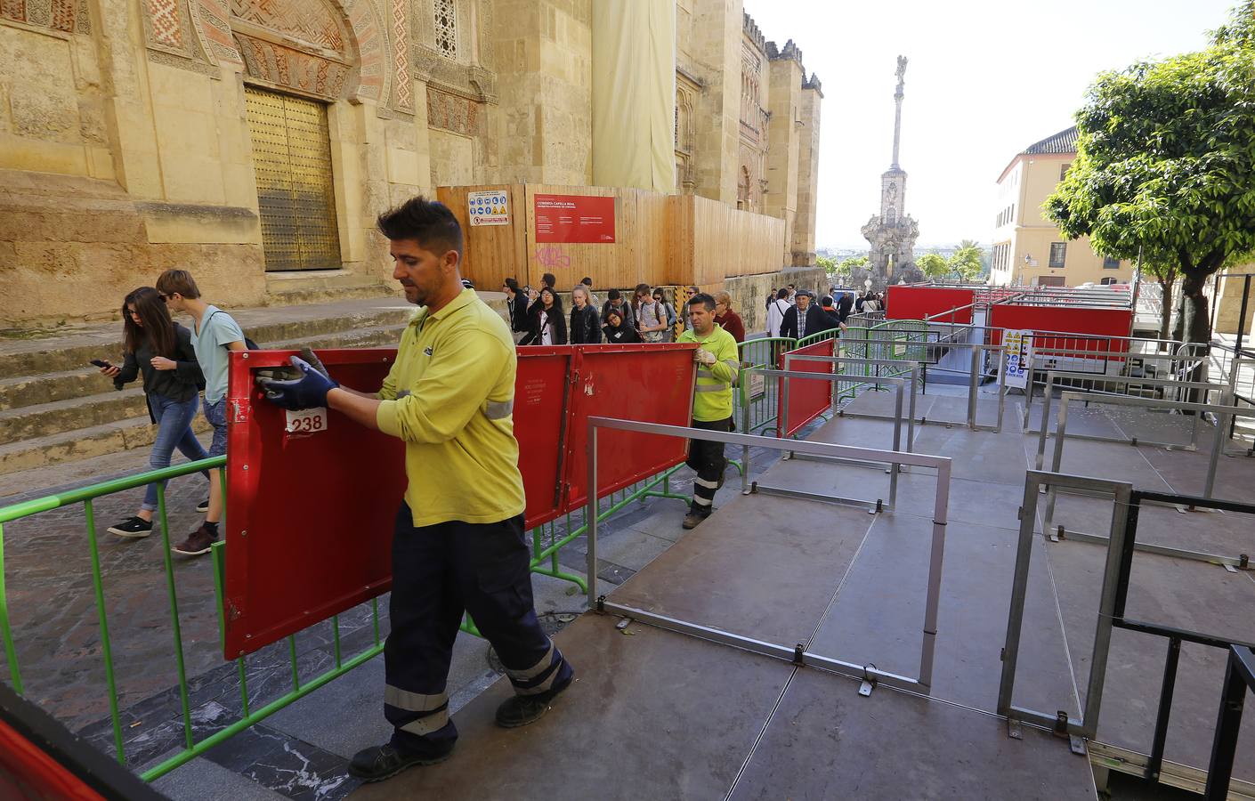 En imágenes, cómo son los preparativos de la Semana Santa de Córdoba 2017