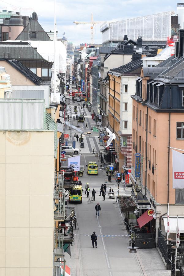 Las dramáticas escenas del atropello de un camión en Estocolmo. 
