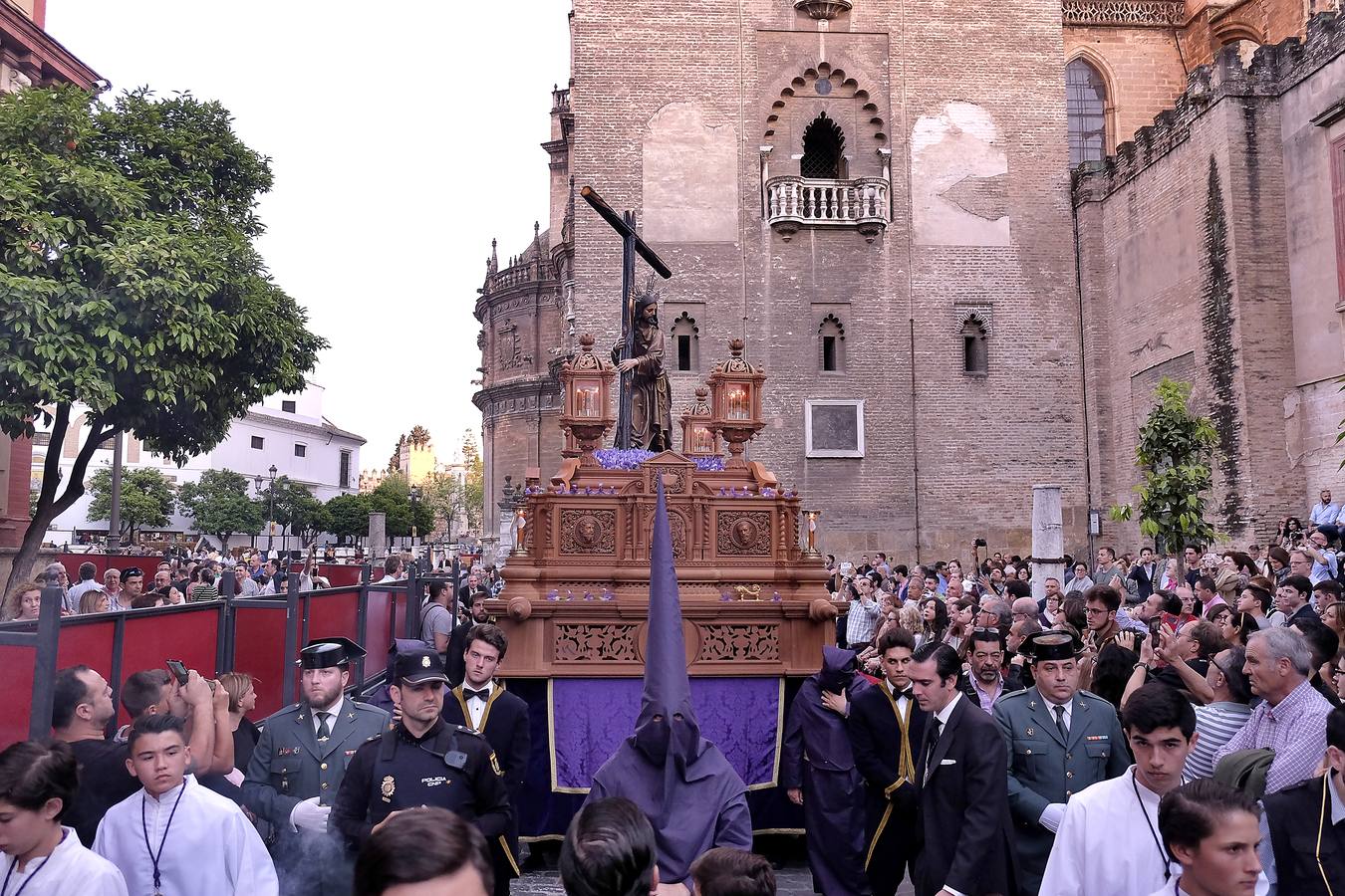 Las fotos del Cristo de la Corona el Viernes de Dolores de la Semana Santa de Sevilla 2017