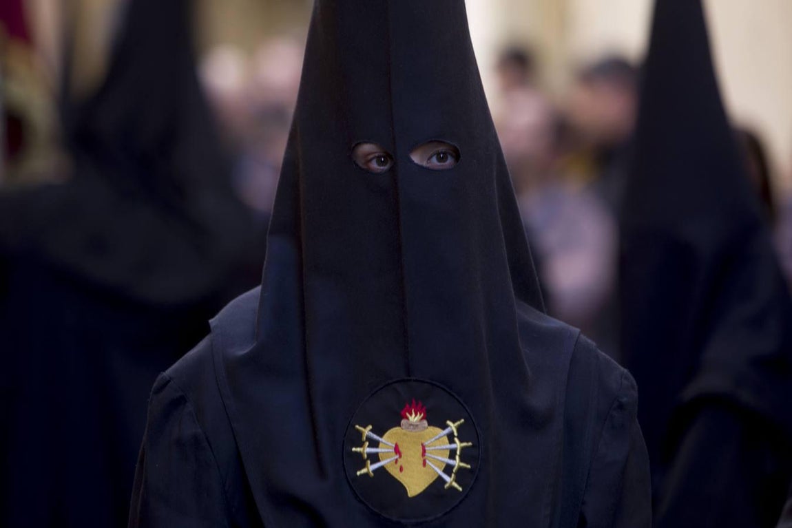 Fotos: El cortejo procesional de la Virgen de los Dolores en imágenes