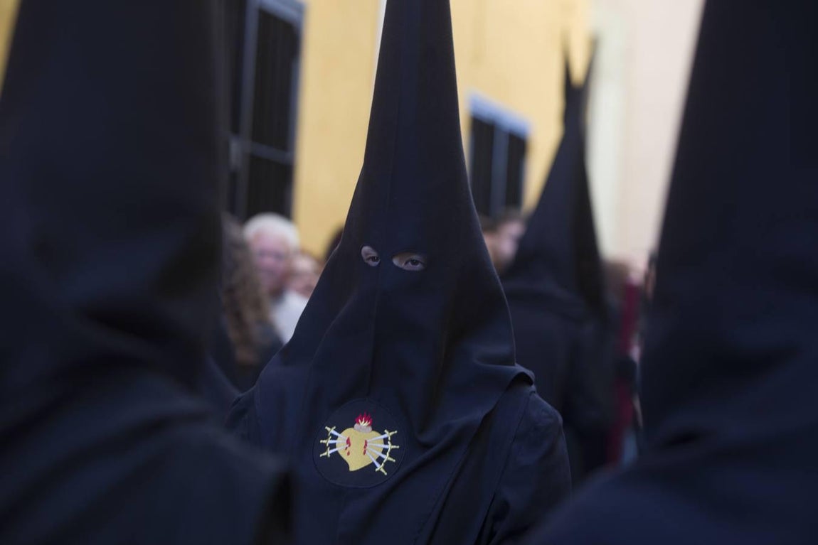 Fotos: El cortejo procesional de la Virgen de los Dolores en imágenes