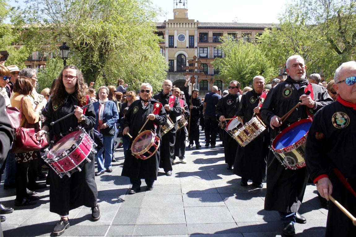 La tamborada con el Nazareno Cautivo, en imágenes