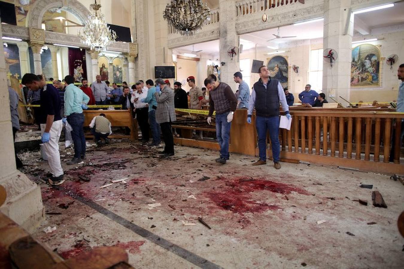 La celebración del Domingo de Ramos se ha tornado en tragedia tras una explosión en una iglesia copta en la localidad egipcia de Tanta, que se ha cobrado al menos 25 muertos