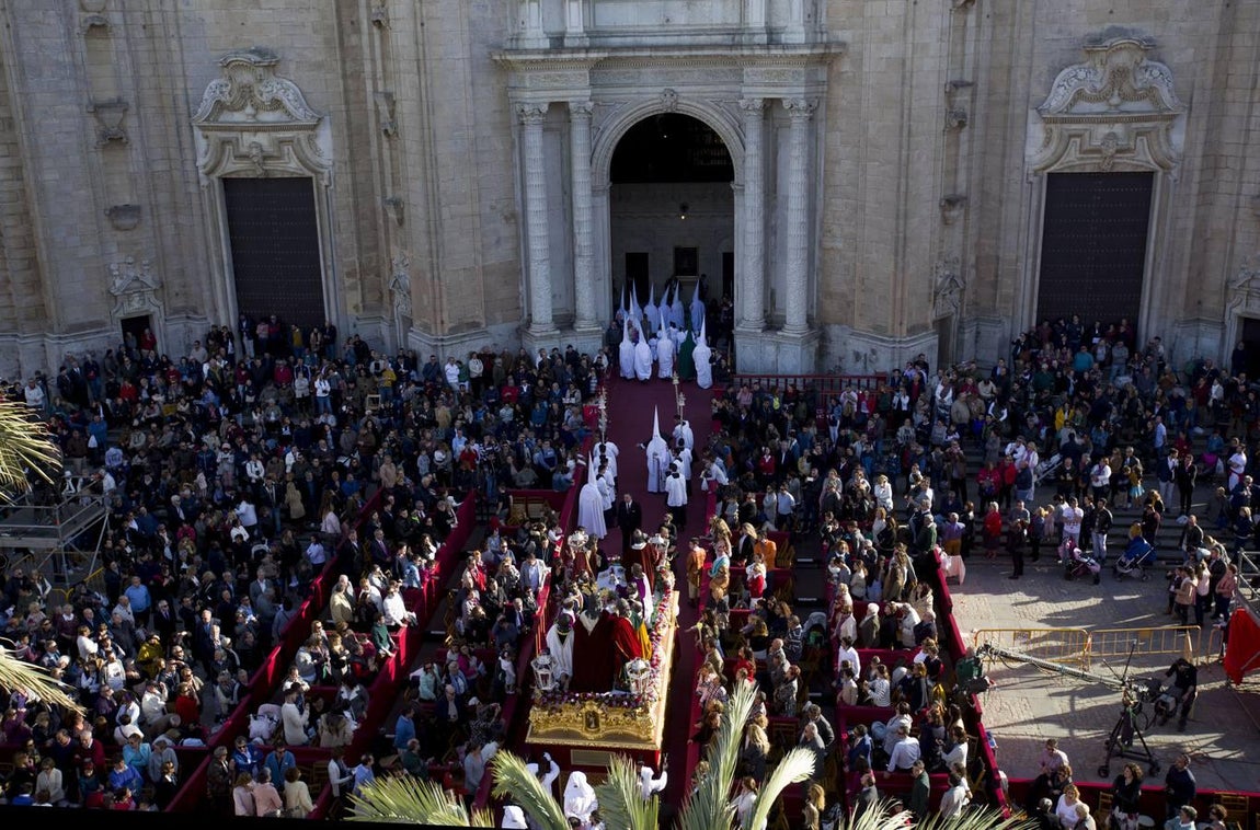 FOTOS. Semana Santa de Cádiz 2017. Hermandad Sagrada Cena.