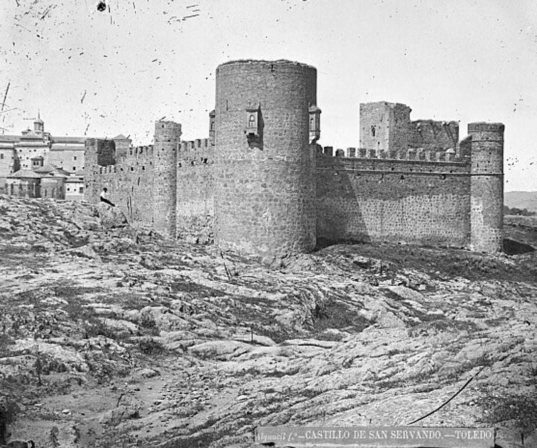 Castillo de San Servando fotografiado por Casiano Alguacil hacia 1885. FOTO ARCHIVO MUNICIPAL DE TOLEDO. 