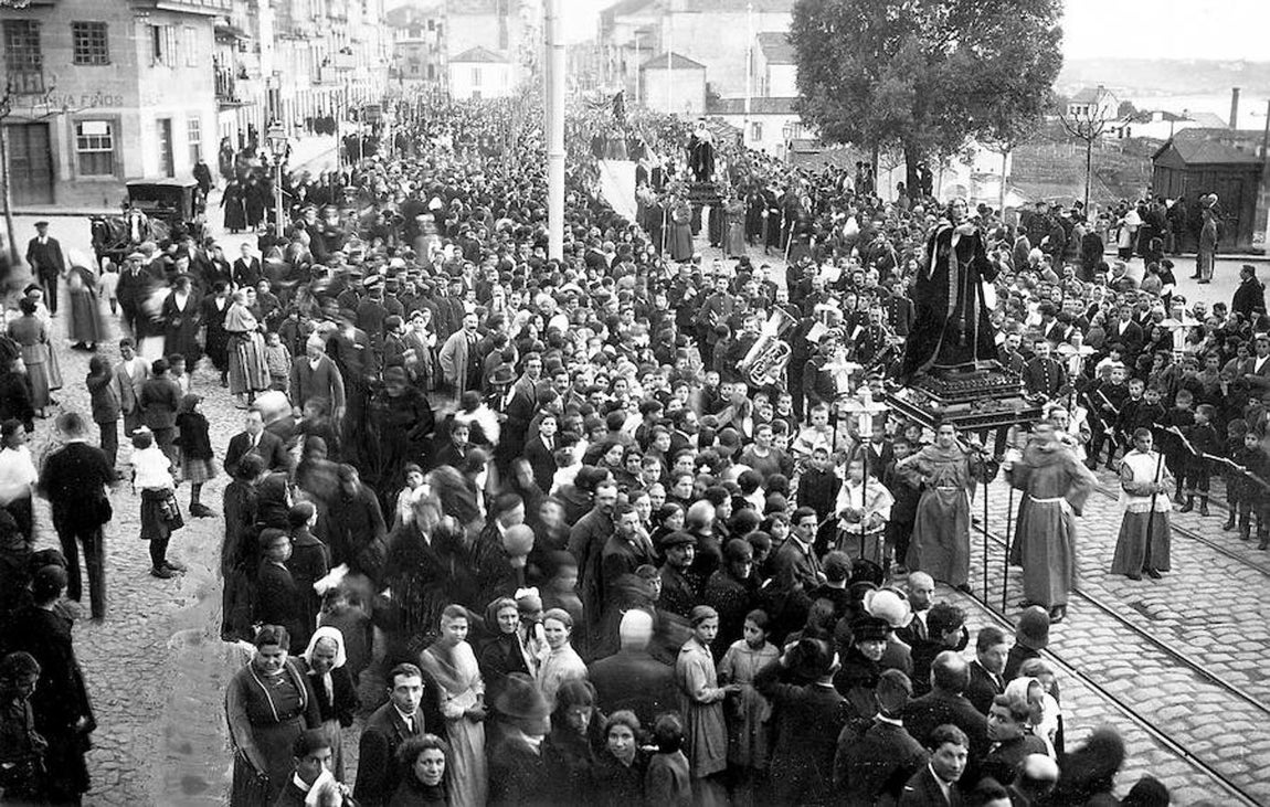 Procesión de Jesús Nazareno, el Domingo de Ramos de 1921 en Vigo. 
