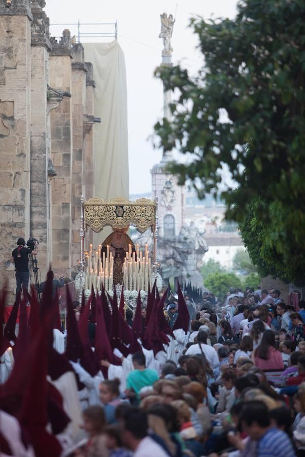 Las fotos de la hermandad de la Vera Cruz el Lunes Santo de la Semana Santa de Córdoba 2017