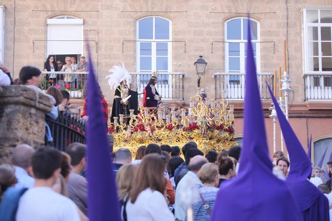 Fotos: Cigarreras el Miércoles Santo en Cádiz