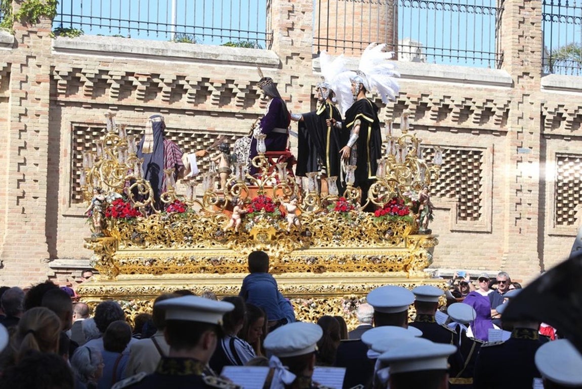 Fotos: Cigarreras el Miércoles Santo en Cádiz