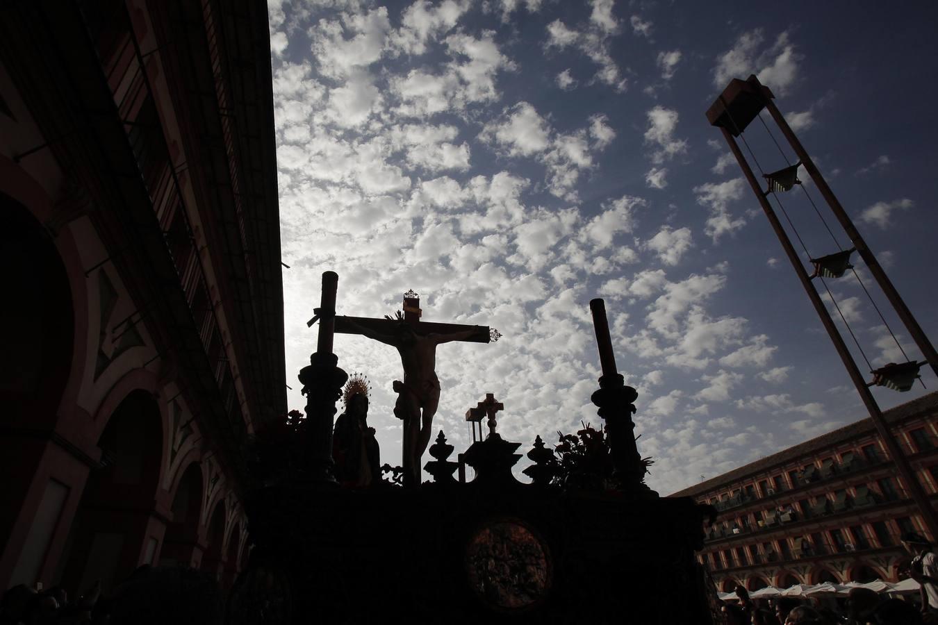 Las fotos de la Caridad del Jueves Santo de la Semana Santa de Córdoba de 2017