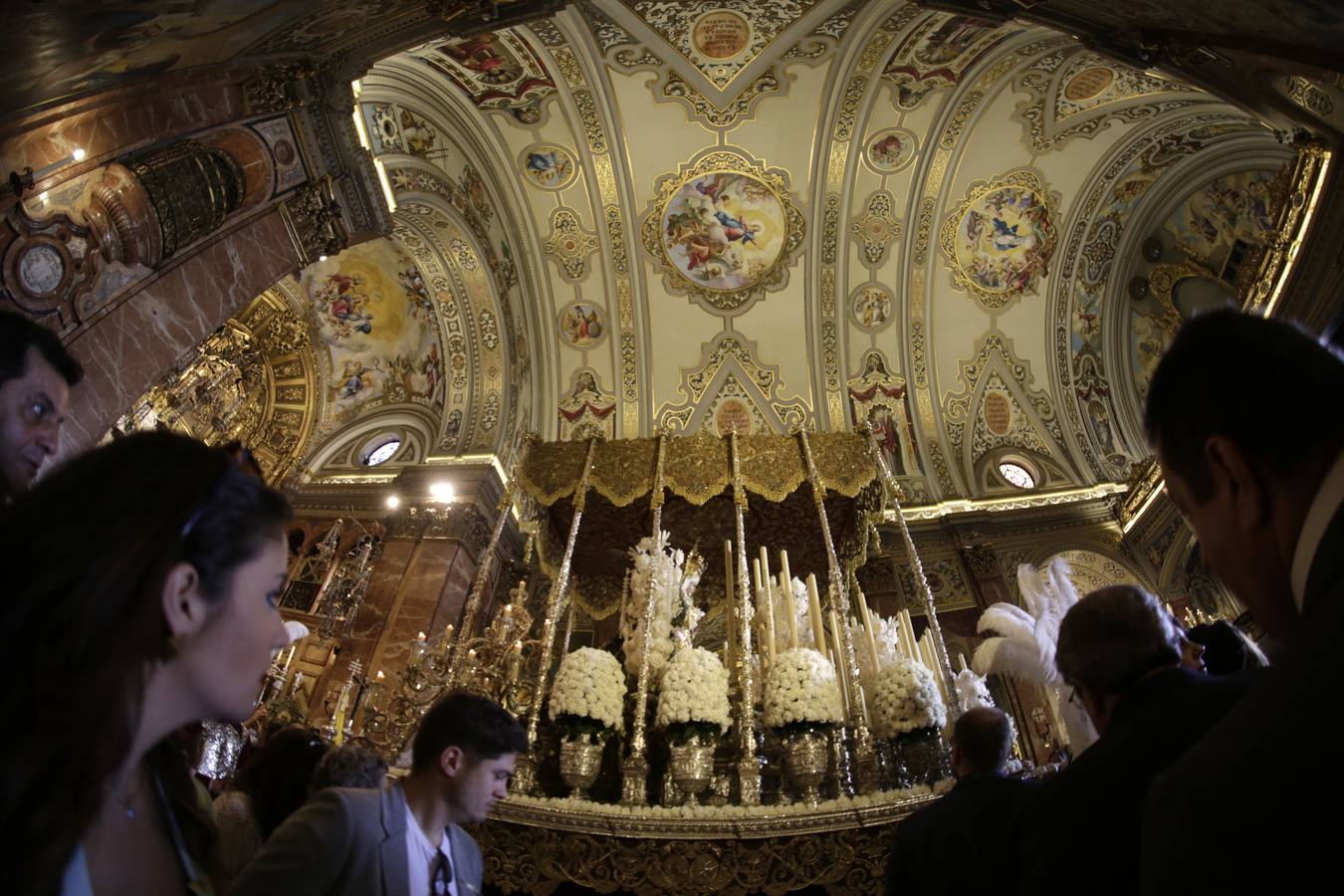 Visita a los templos del Silencio, el Gran Poder y la Macarena