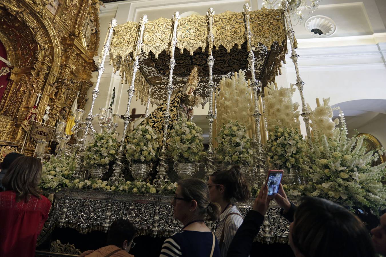 Visita a los templos del Calvario, la Esperanza de Triana y los Gitanos