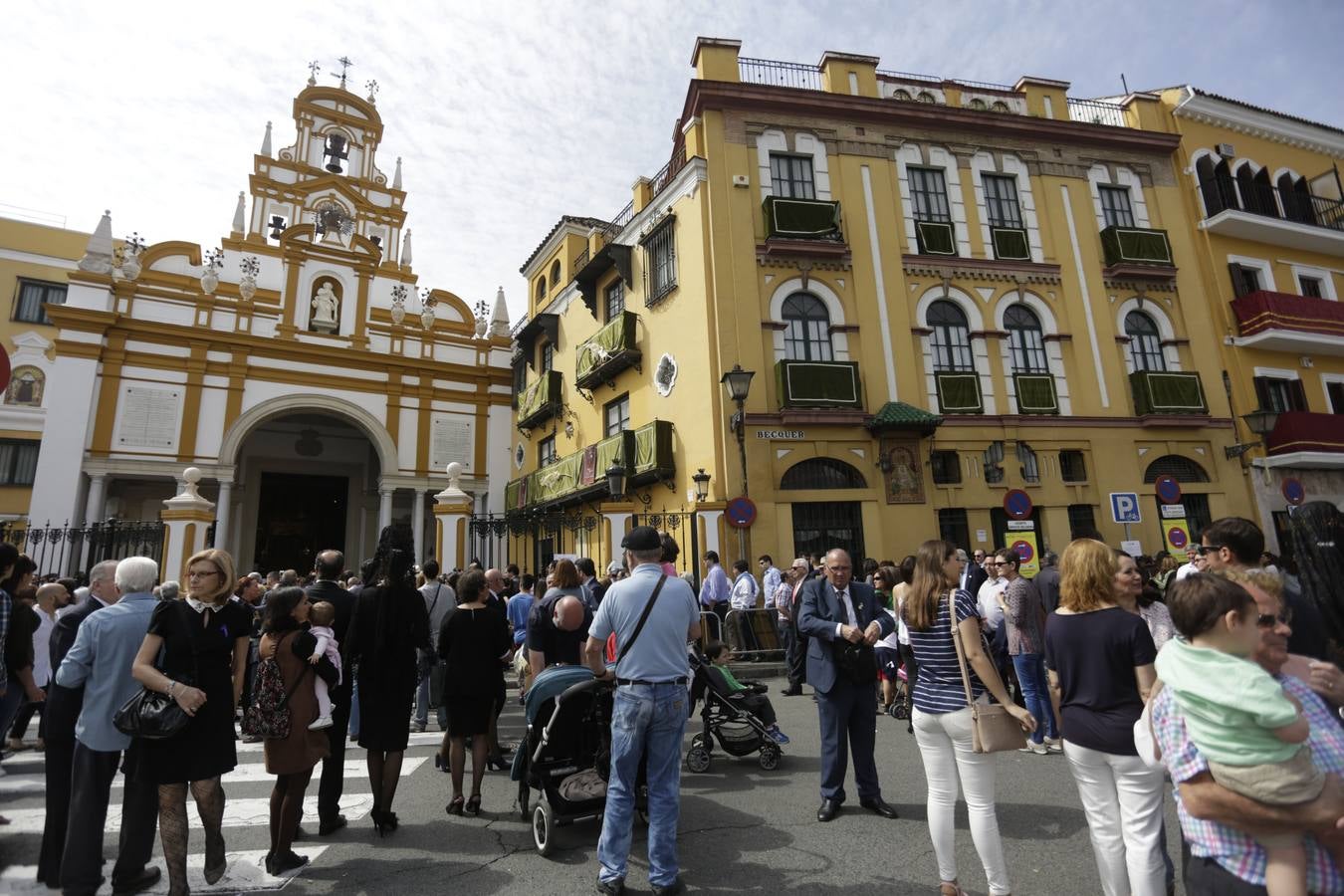 Visita a los templos del Silencio, el Gran Poder y la Macarena