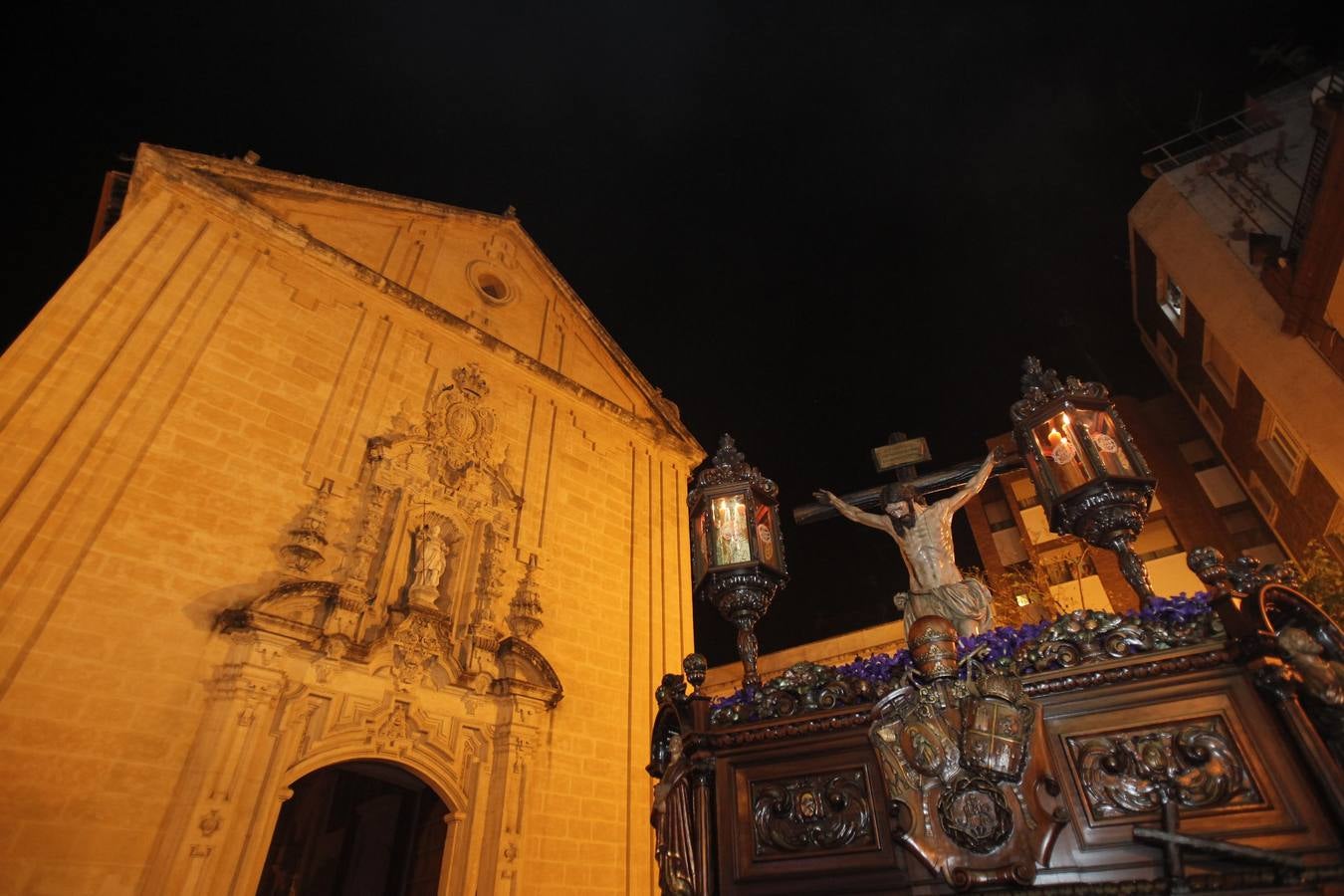 Las fotos de la hermandad de la Buena Muerte el Viernes Santo de la Semana Santa de Córdoba 2017