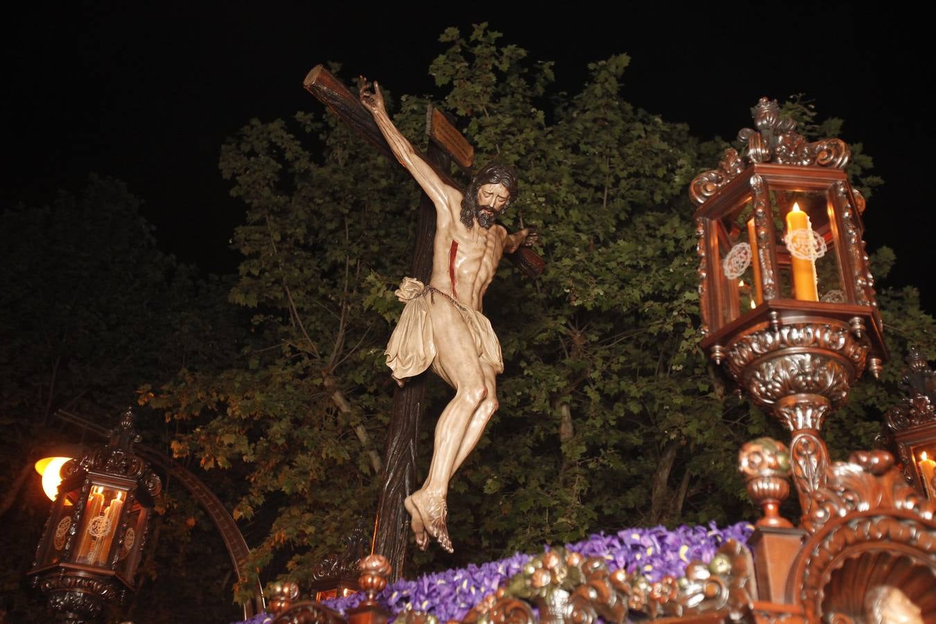 Las fotos de la hermandad de la Buena Muerte el Viernes Santo de la Semana Santa de Córdoba 2017