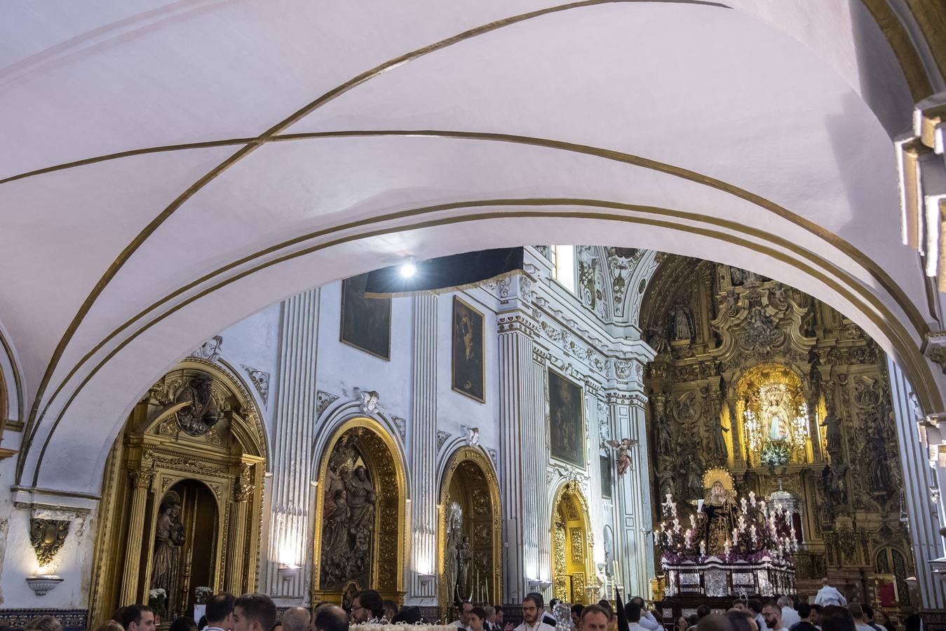 Las fotos de la Soledad de San Buenaventura en el Viernes Santo de la Semana Santa de Sevilla 2017