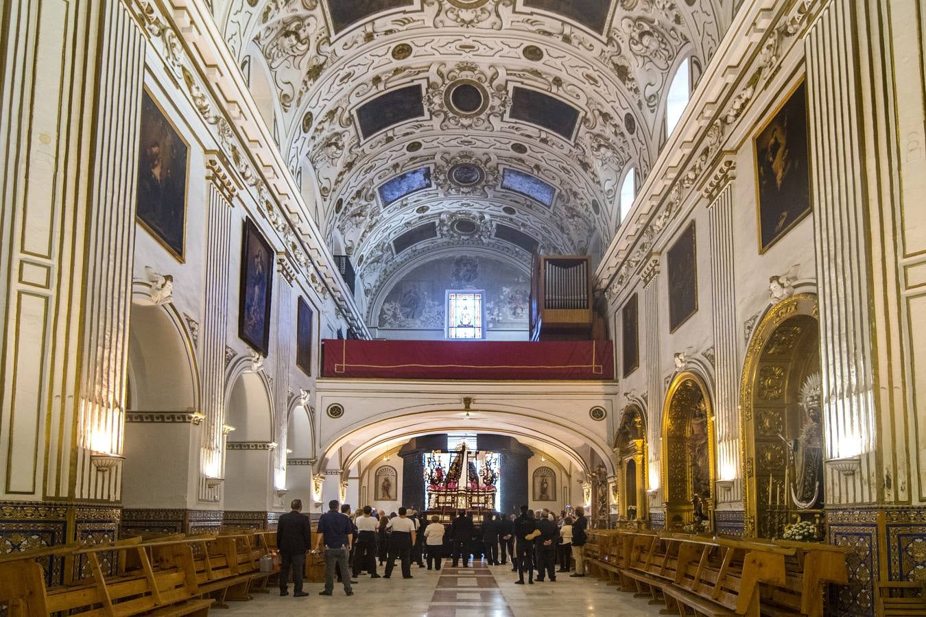 Las fotos de la Soledad de San Buenaventura en el Viernes Santo de la Semana Santa de Sevilla 2017