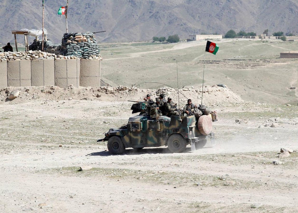 Las fuerzas de seguridad han patrullado junto a los EEUU cerca del pueblo de Pandola, colindante con el lugar de la explosión. 