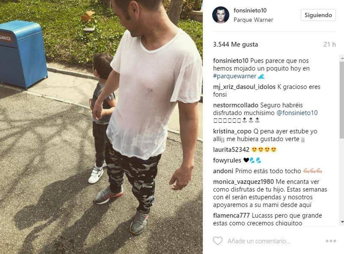 Fonsi Nieto. Estas vacaciones, el expiloto ha disfrutado al cien por cien de su hijo Lucas, fruto de su relación con Alba Carrillo
