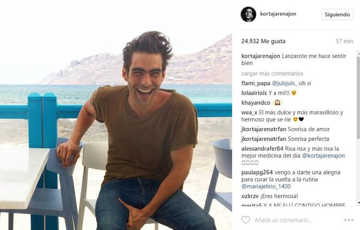 Jon Kortajarena. El modelo ha aprovechado los primeros rayos del sol primaveral junto amigos en las playas de Lanzarote