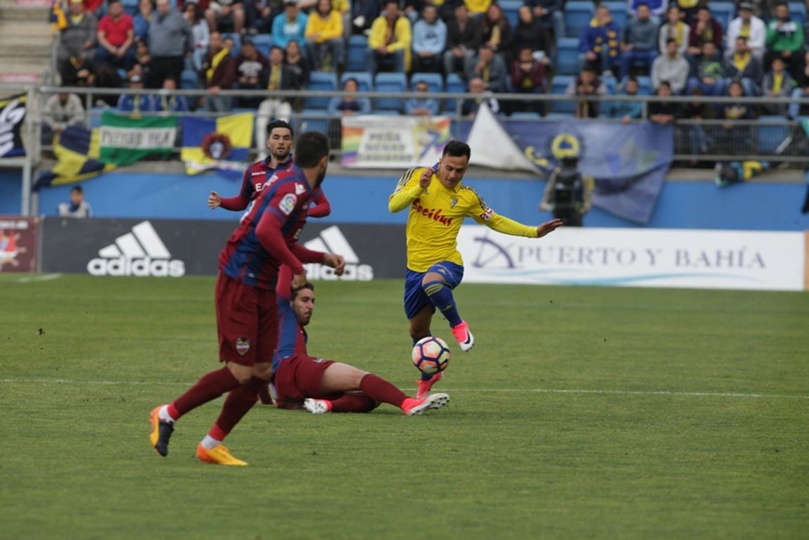 Fotos: Las imágenes del Cádiz 1-1 Levante