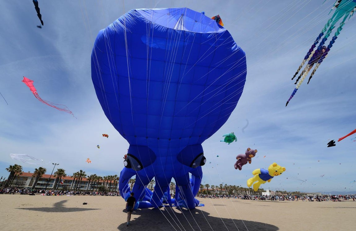 El Festival Internacional del Viento en la Malvarrosa. 