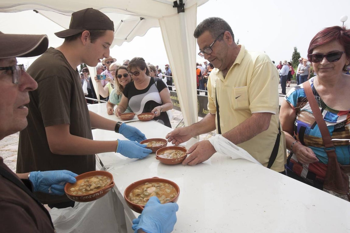 Galería fotográfica de las tradicionales habas de las Ermitas
