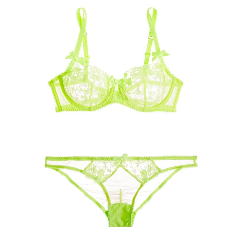 Sujetador (75€) slip (40€).