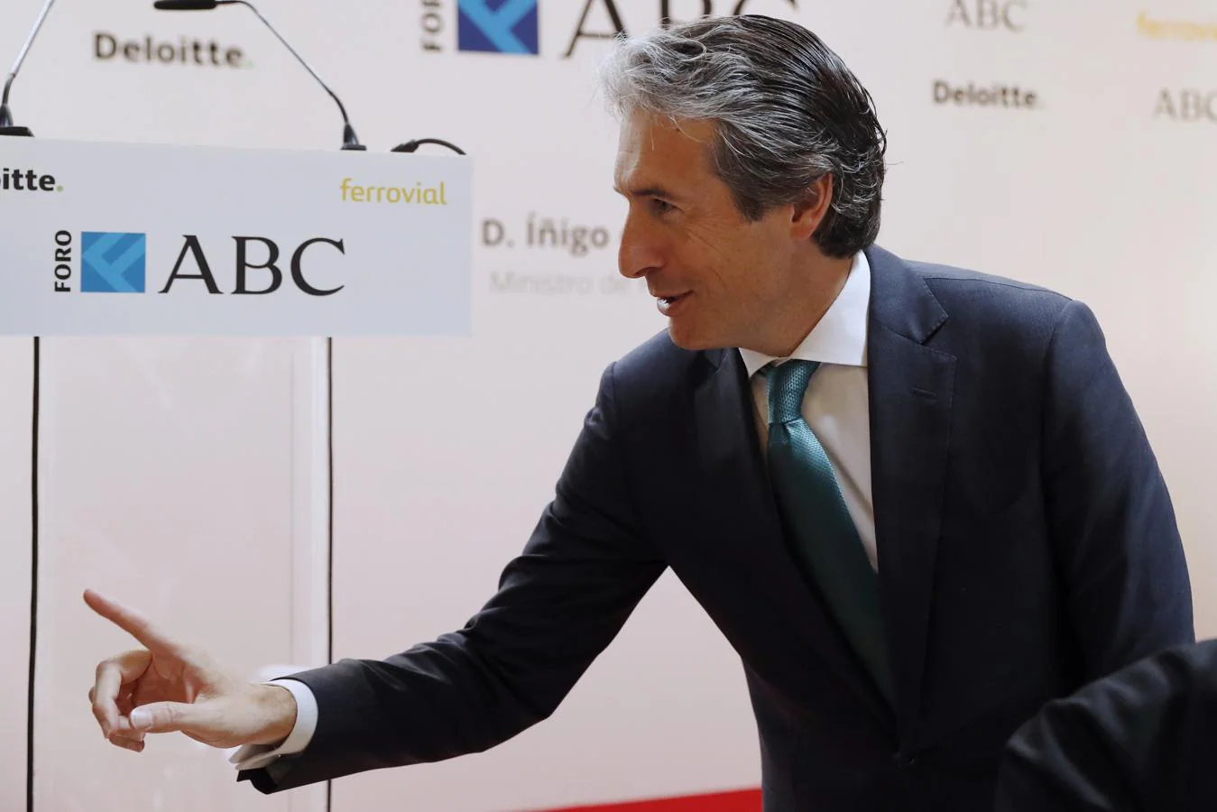 Íñigo de la Serna ha anunciado un nuevo Plan de Vivienda con ayudas al alquiler, durante su discurso en el Foro ABC
