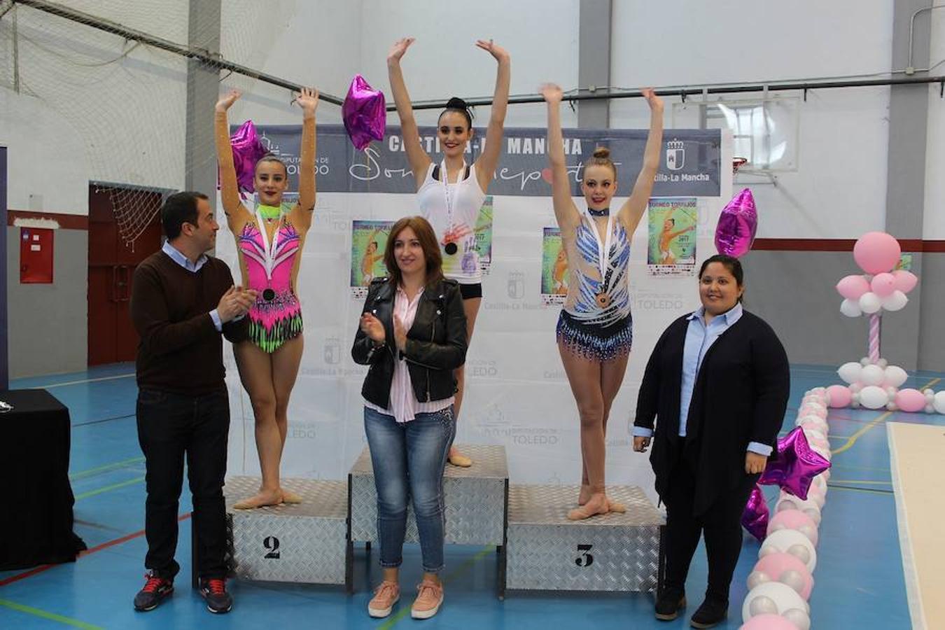 La X Gala Aniversario del Club Gimnasia Rítmica Torrijos, en imágenes