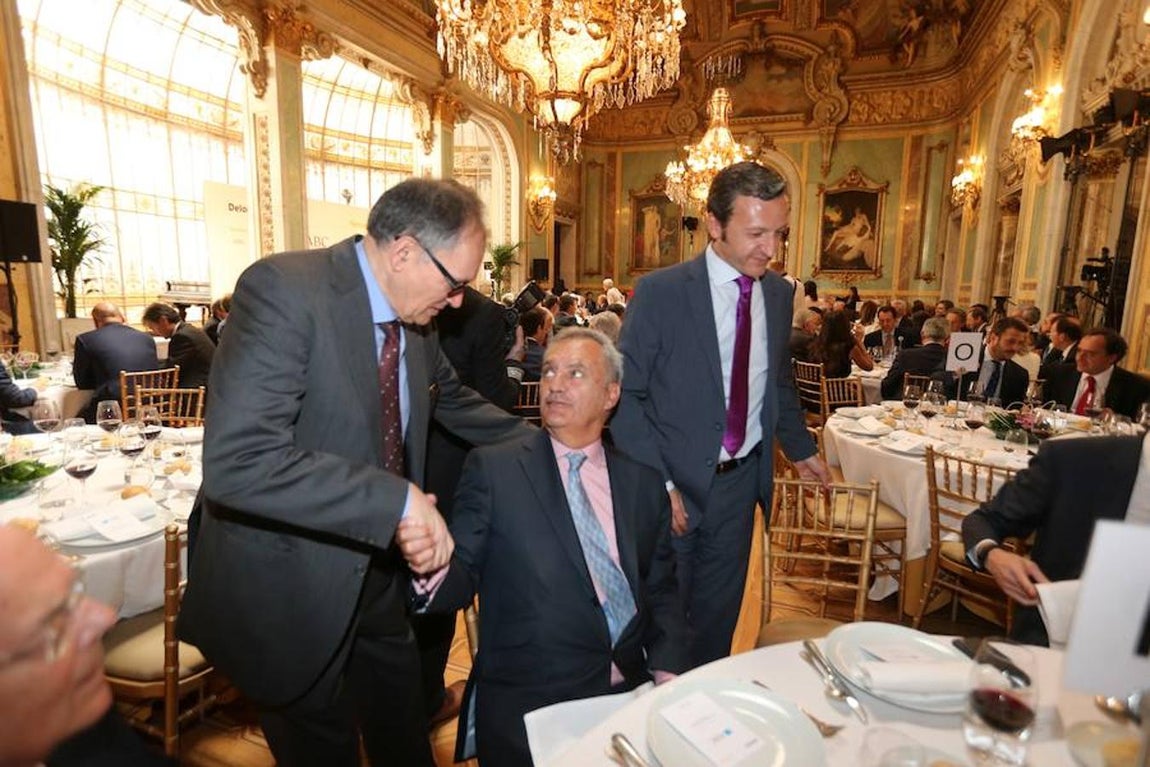 Los invitados al Foro ABC, en el que ha intervenido el ministro de Fomento, Íñigo de la Serna. 