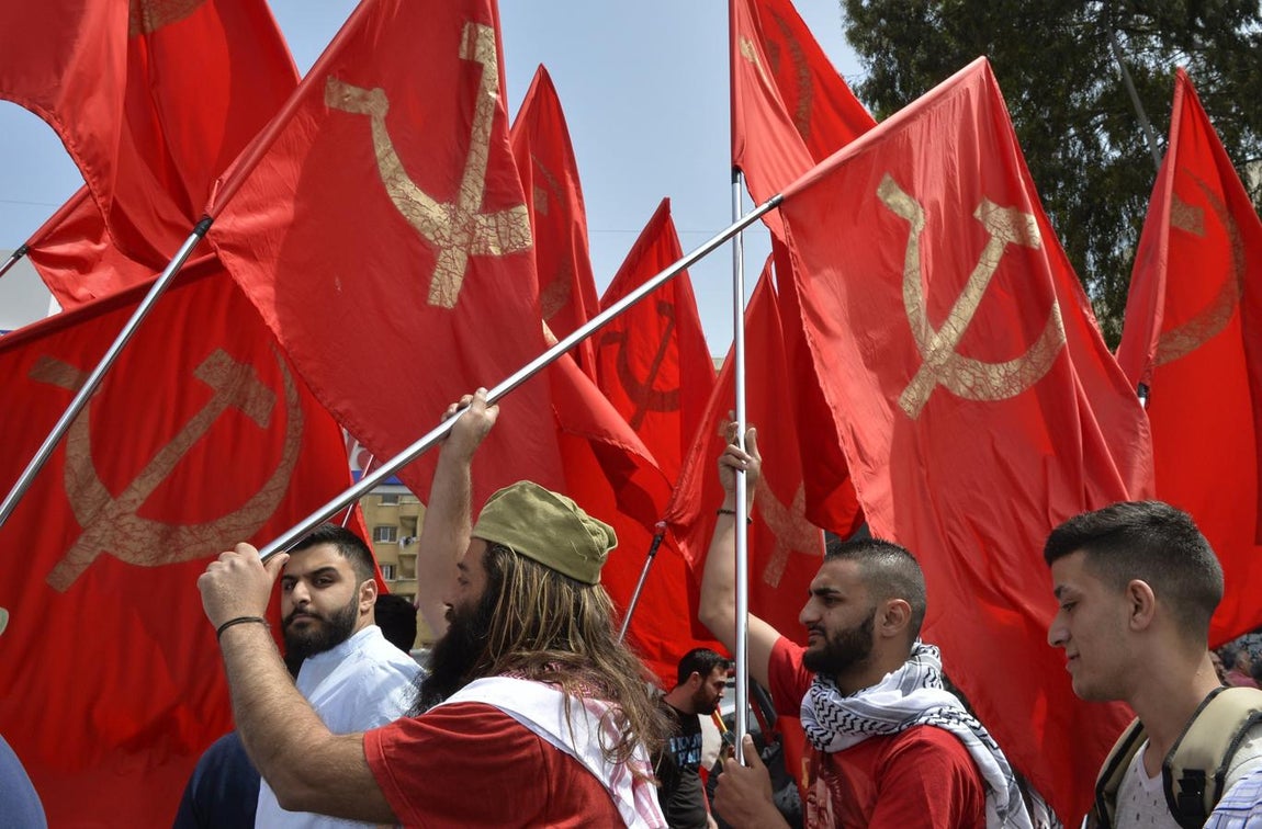 Beirut, Líbano. Simpatizantes del partido comunista libanés participan en la marcha