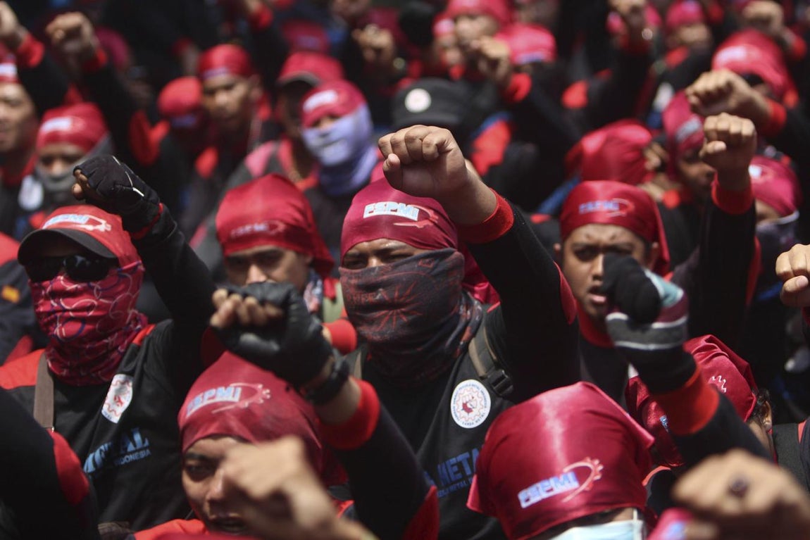 Yakarta, Indonesia. Más de 10.000 trabajadores de Yakarta y alrededores participaron en la concentración