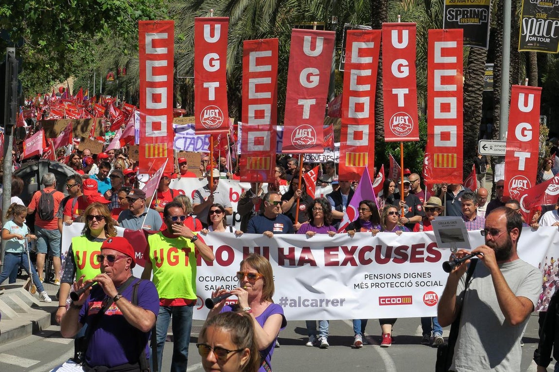 Marcha del Primero de Mayo en Alicante. 