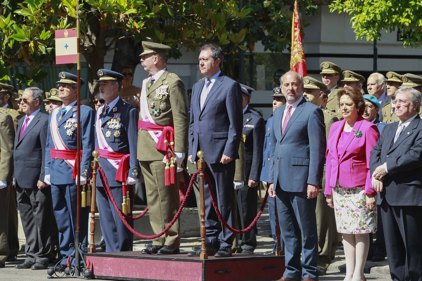 Homenaje a los héroes del Dos de Mayo en la plaza de la Gavidia