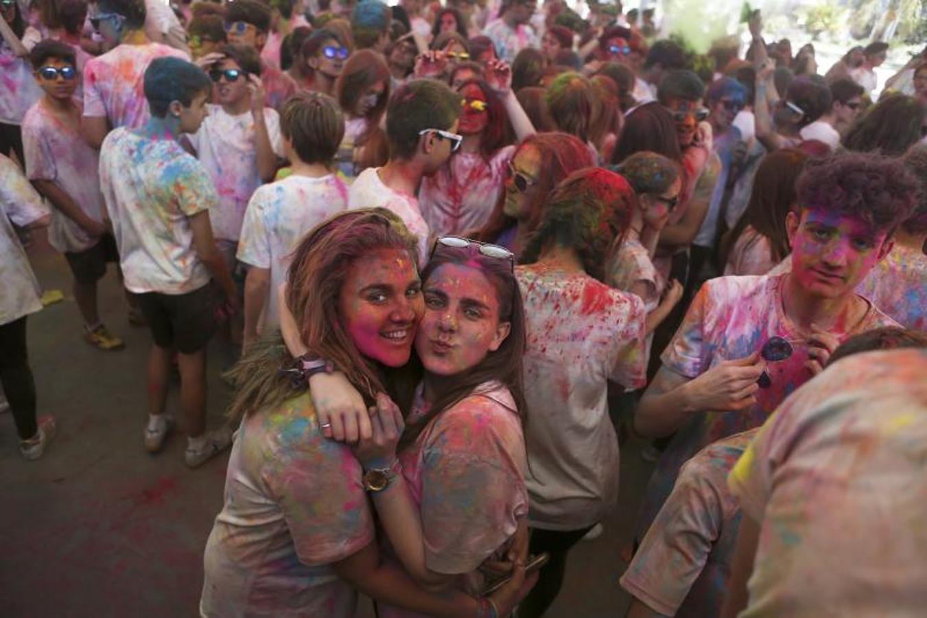 Las mejores imágenes de la carrera de colores (Holi run) de las Escuelas Católicas de Cádiz