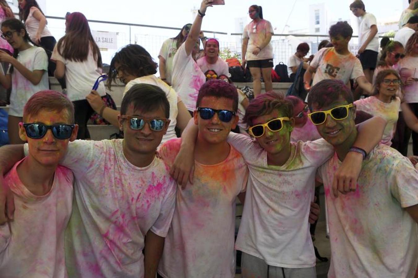 Las mejores imágenes de la carrera de colores (Holi run) de las Escuelas Católicas de Cádiz