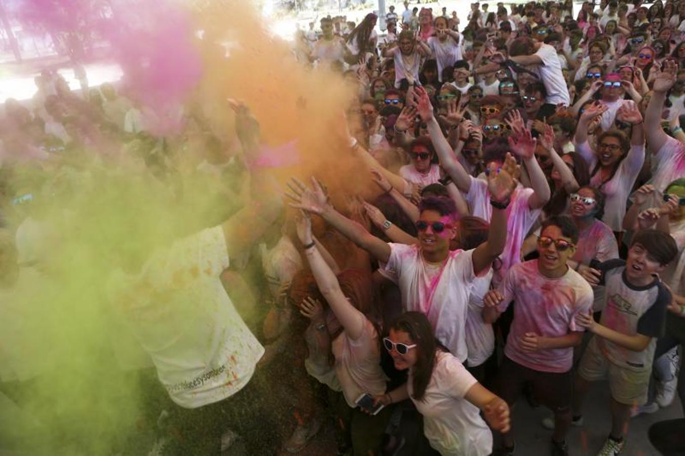 Las mejores imágenes de la carrera de colores (Holi run) de las Escuelas Católicas de Cádiz