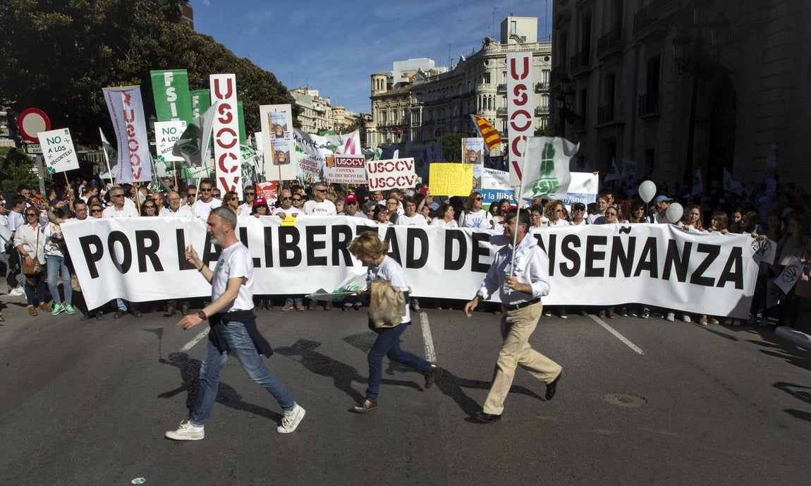Manifestación en Valencia «por la libertad de enseñanza». 
