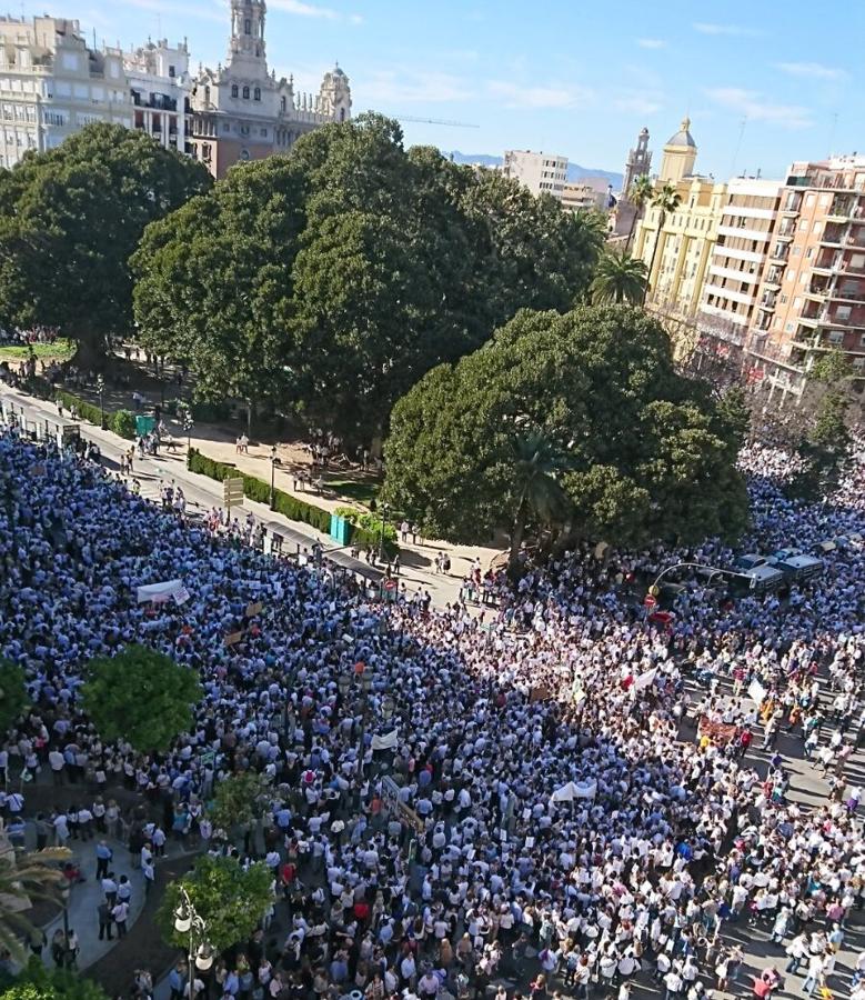 Manifestación en Valencia «por la libertad de enseñanza». 
