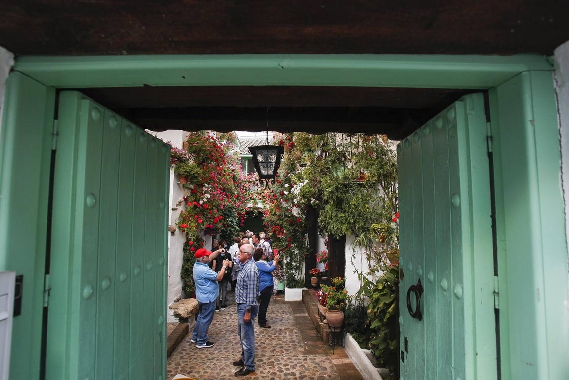 Un sábado de colas en los Patios de Córdoba de 2017