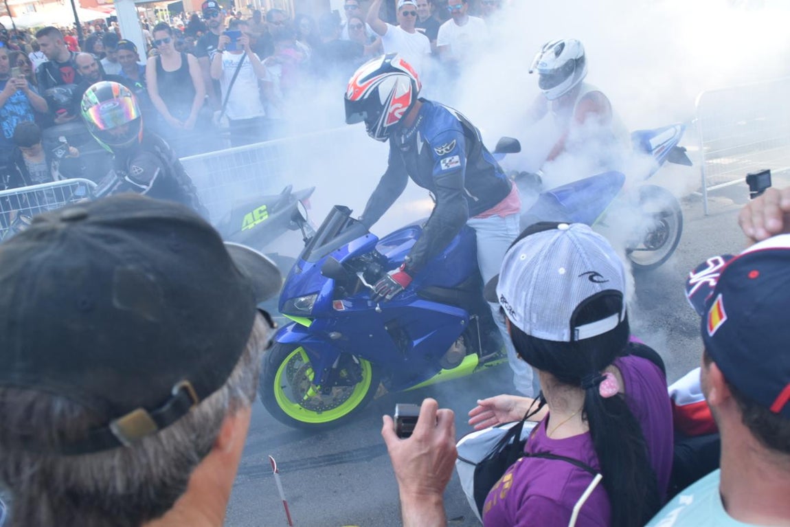 Imágenes: Los moteros toman El Puerto en un sábado radiante